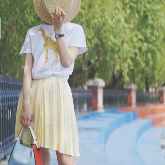 PROD Bldg Giraffe Graphic White Short Sleeve T-shirt Tee - Picture 2 of 2